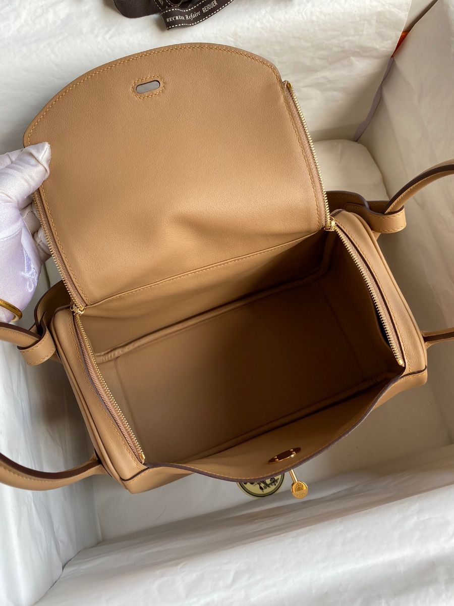 Hermes Lindy 26 Handmade Bag In Chai Swift Calfskin - Image 9