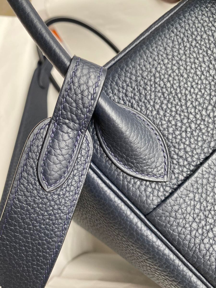 Hermes Lindy 30 Handmade Bag In Blue Nuit Clemence Leather - Image 5