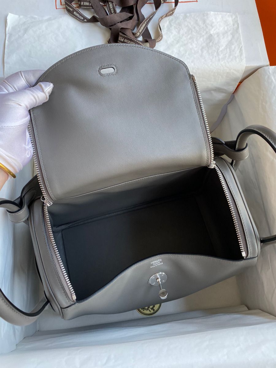 Hermes Lindy 30 Handmade Bag In Grey Swift Calfskin - Image 9