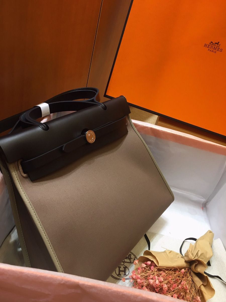 Hermes Herbag Zip 31cm Bag In Black And Taupe - Image 4