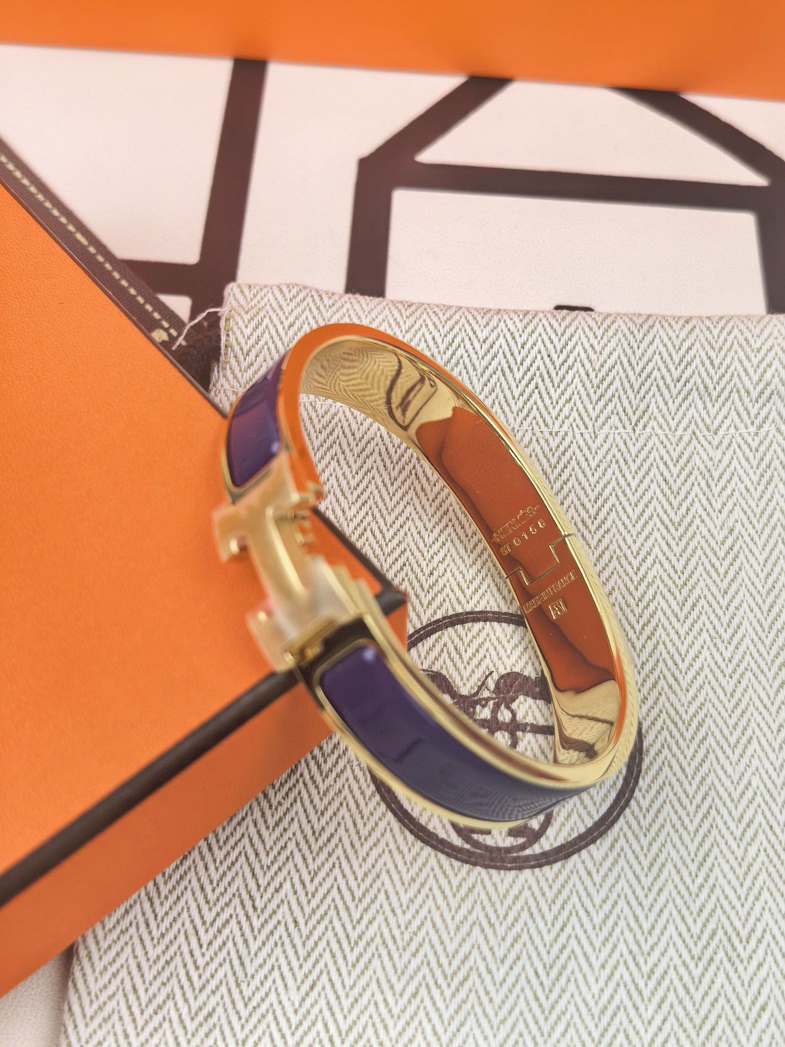 Hermes Anemone Iris Enamel Clic H Bracelet - Image 4