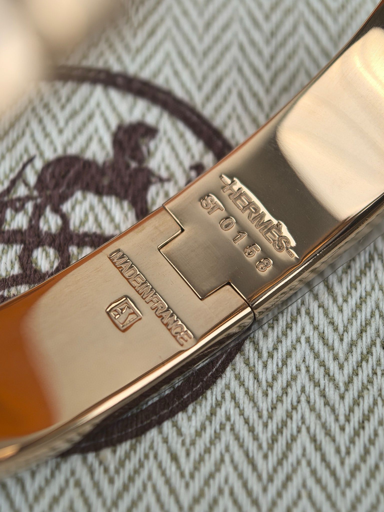 Hermes Cream Enamel Clic H Bracelet - Image 11