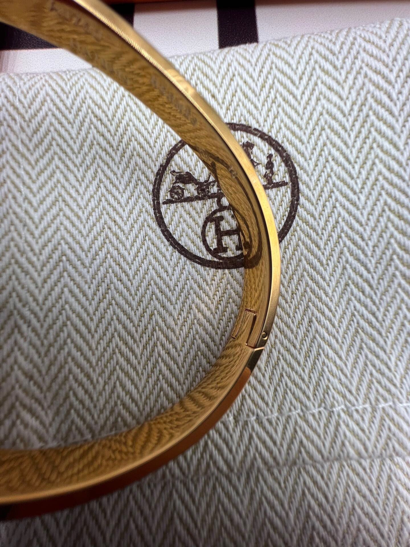 Hermes Small Kelly Bracelet with Full Diamonds - Image 12