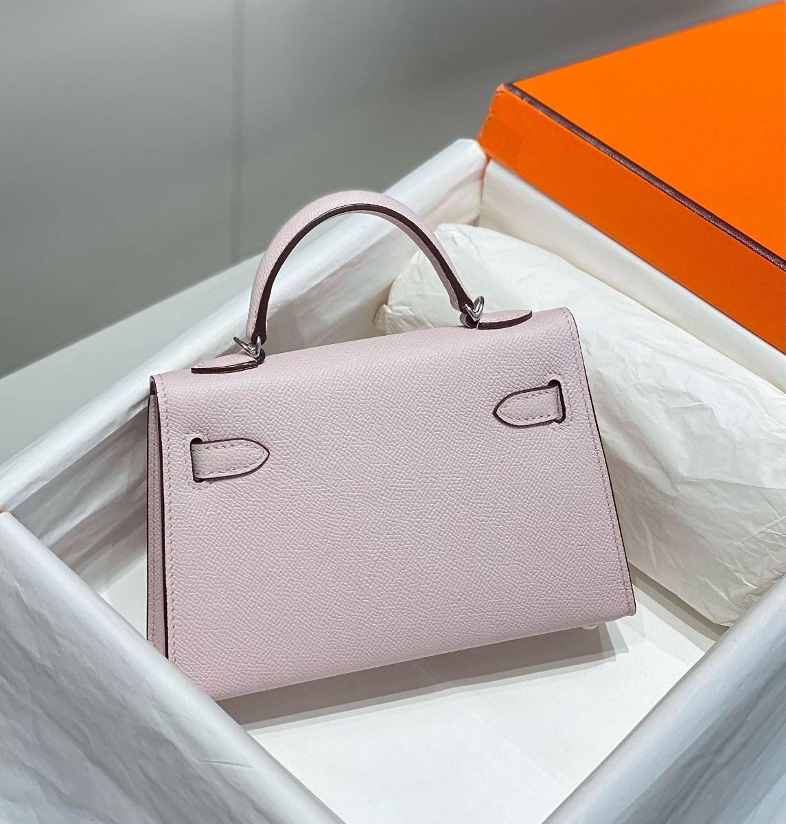 Hermes Kelly Mini II Bag In Mauve Pale Epsom Leather PHW - Image 4