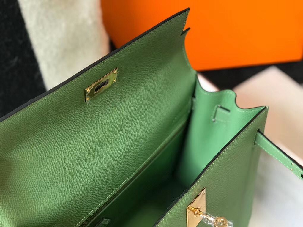 Hermes Kelly 25cm Sellier Bag In Vert Criquet Epsom Leather - Image 9