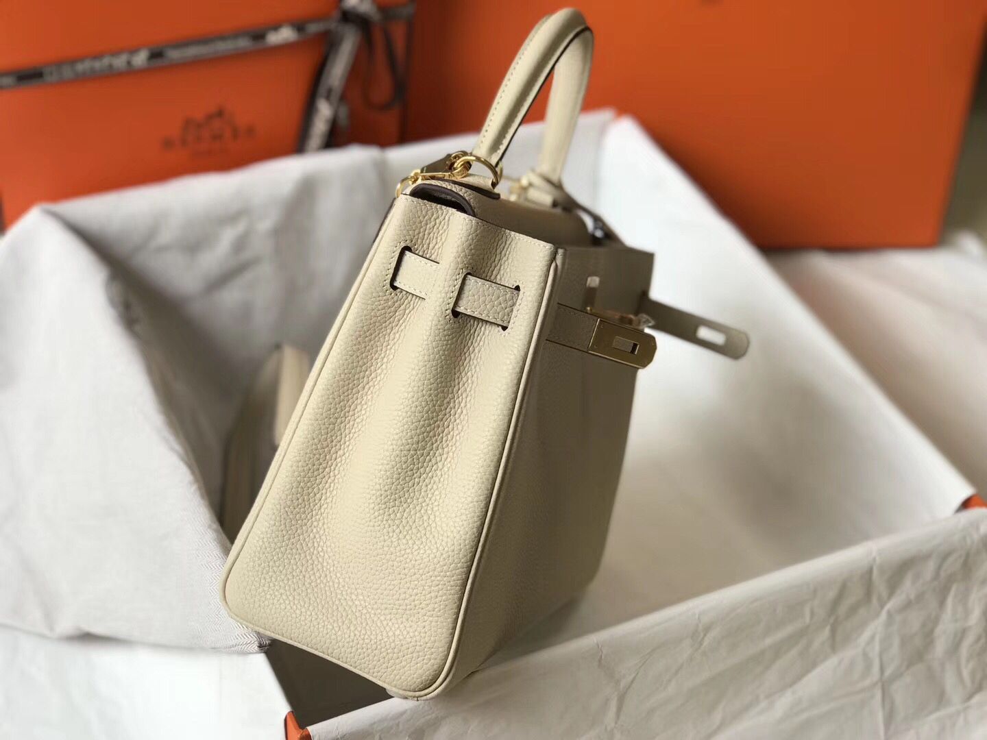 Hermes Kelly 28cm Bag In Beton Clemence Leather GHW - Image 4