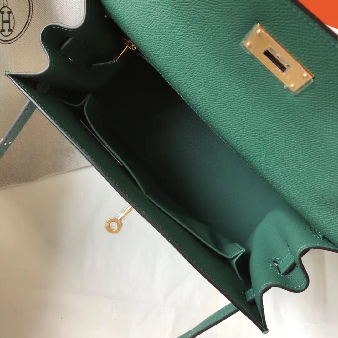 Hermes Kelly 28cm Bag In Vert Vertigo Epsom Leather GHW - Image 8
