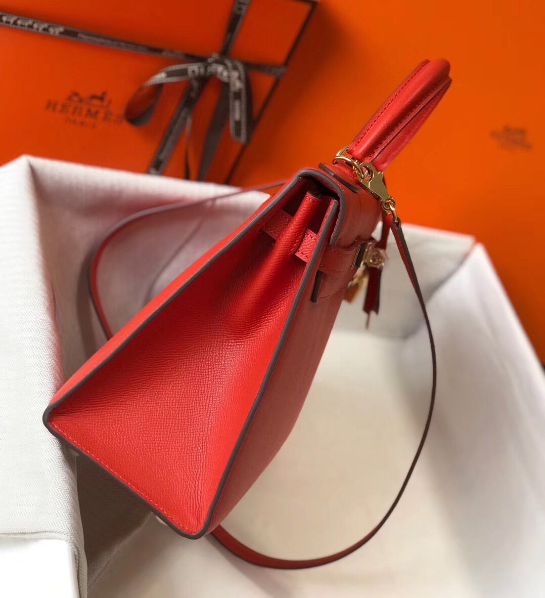 Hermes Kelly 32cm Bag In Red Epsom Leather GHW - Image 4