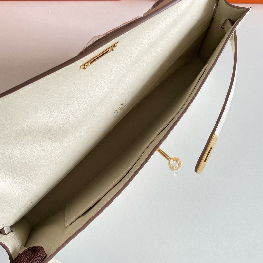 Hermes Kelly Cut Handmade Bag in Craie Swift Leather - Image 7