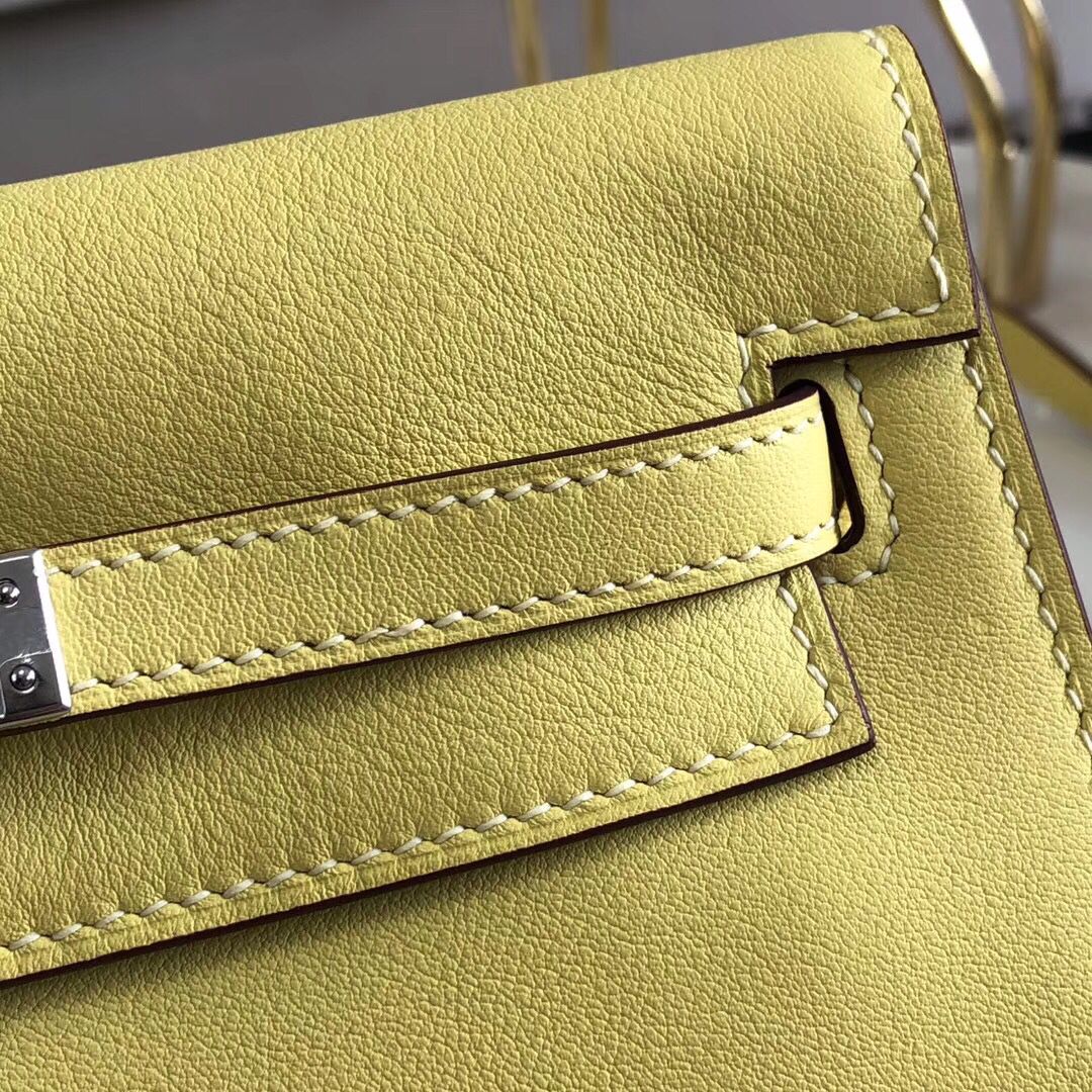 Hermes Kelly Danse Handmade Bag In Jaune Swift Leather - Image 5