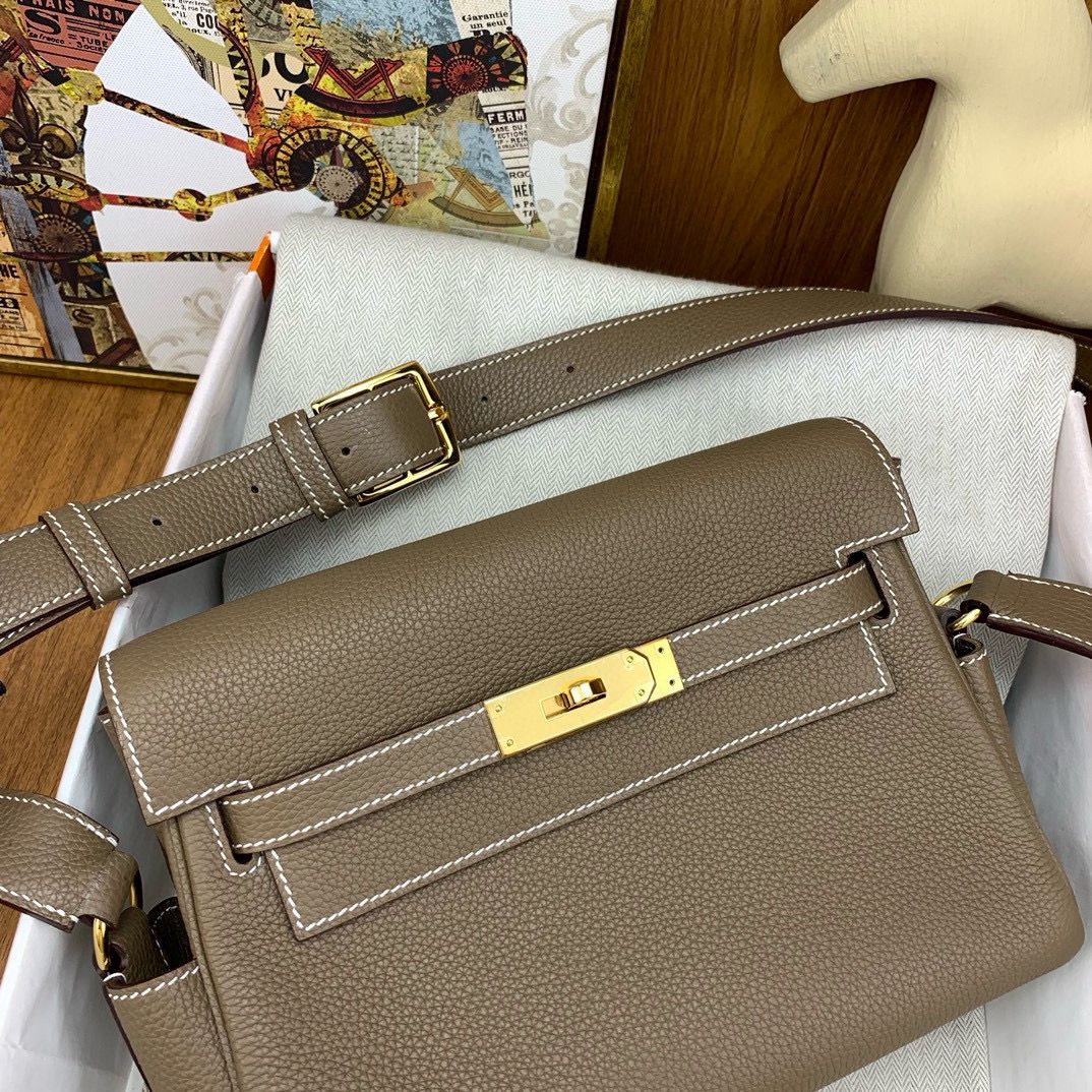 Hermes Kelly Messenger Bag in Taupe Clemence Leather - Image 9