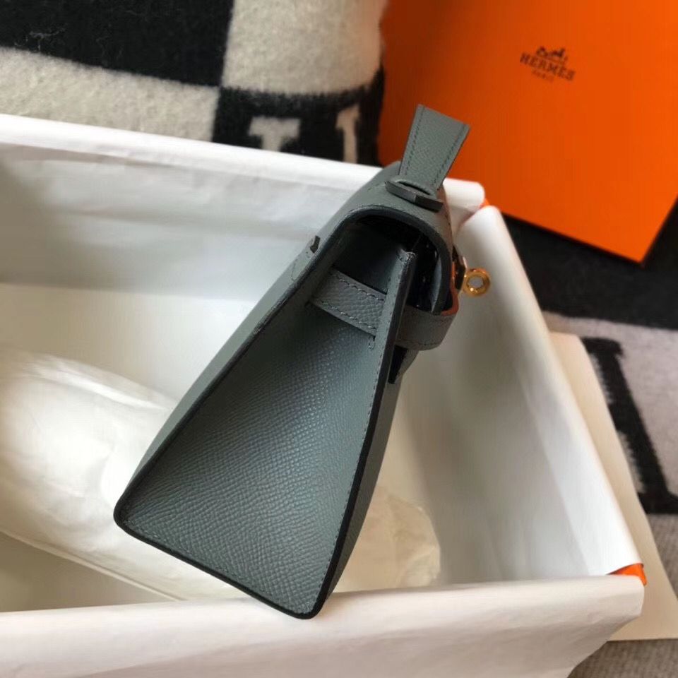 Hermes Kelly Pochette Bag In Vert Amande Epsom Leather - Image 3