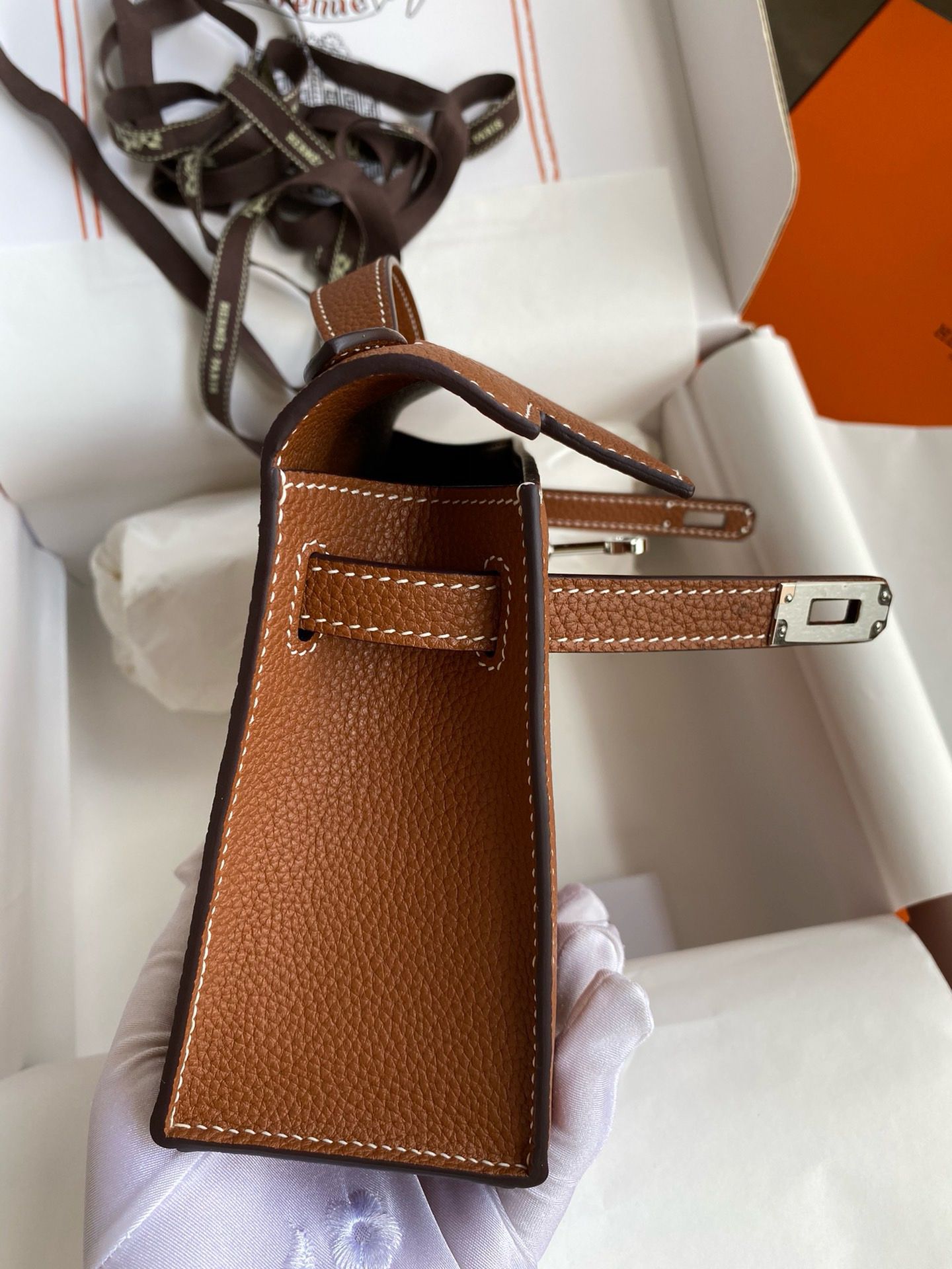 Hermes Kelly Pochette Handmade Bag in Gold Clemence Leather - Image 7