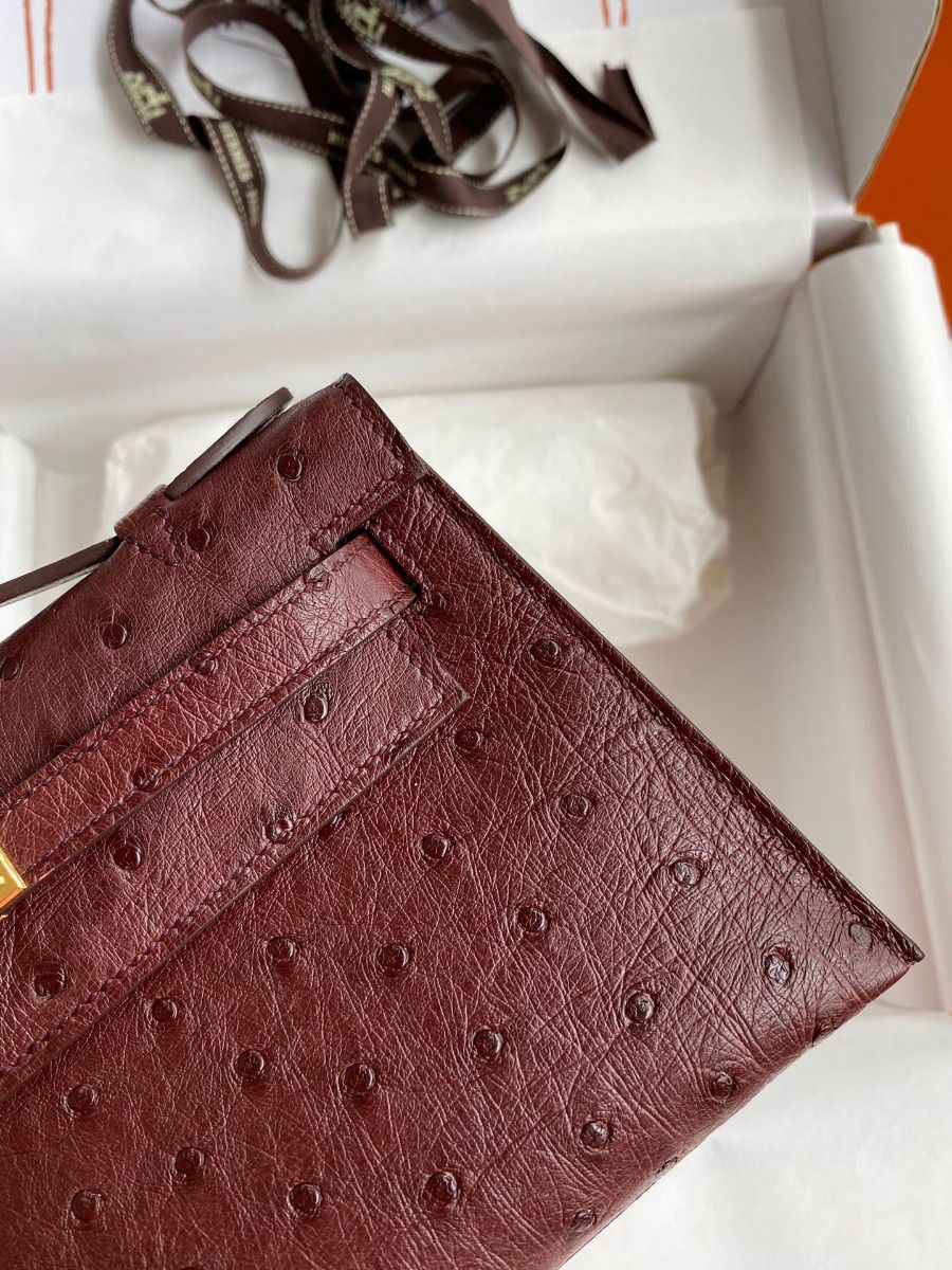 Hermes Kelly Pochette Handmade Bag In Bordeaux Ostrich Leather - Image 5