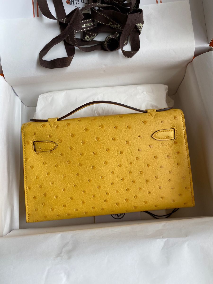 Hermes Kelly Pochette Handmade Bag In Jaune Ambre Ostrich Leather - Image 3