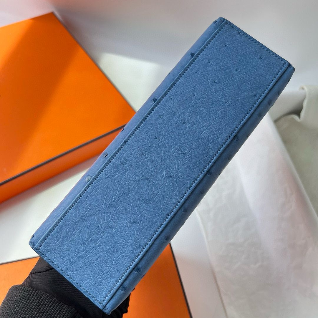 Hermes Kelly Pochette Handmade Bag in Mykonos Ostrich Leather - Image 9