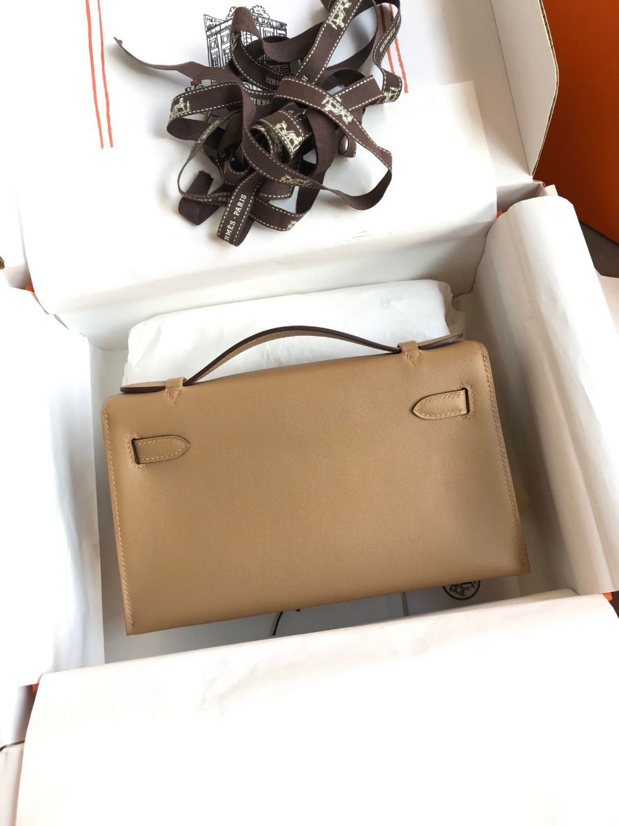 Hermes Kelly Pochette Handmade Bag In Biscuit Swift Calfskin - Image 3