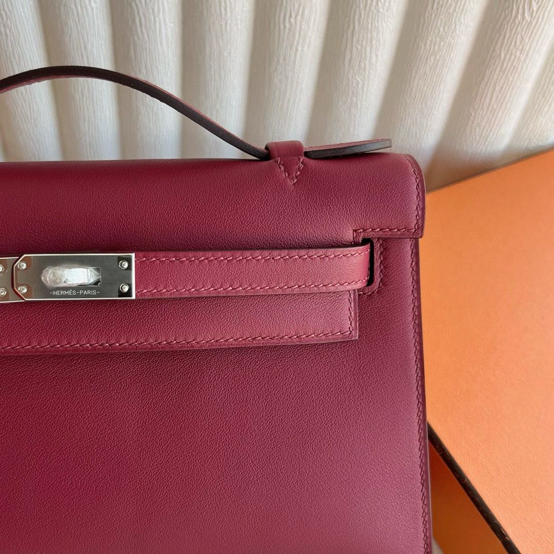 Hermes Kelly Pochette Handmade Bag in Rouge Grenat Swift Calfskin - Image 4