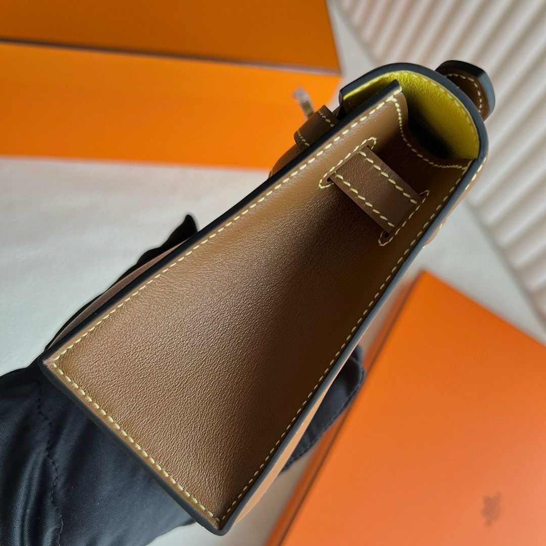 Hermes Kelly Pochette Verso Handmade Bag in Beige de Weimar Swift Calfskin - Image 5