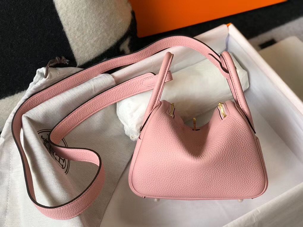 Hermes Lindy Mini Bag In Pink Clemence Leather GHW - Image 4