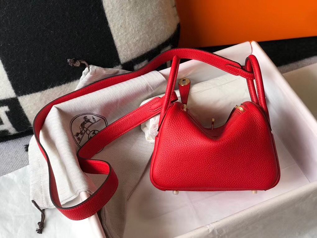Hermes Lindy Mini Bag In Red Clemence Leather GHW - Image 3