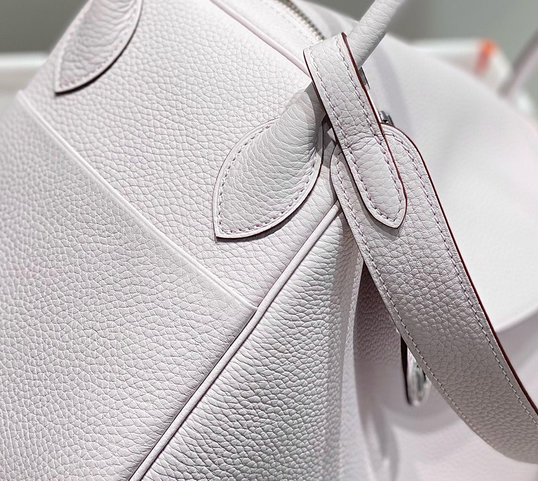 Hermes Lindy 26cm Bag in Mauve Pale Clemence Leather - Image 9