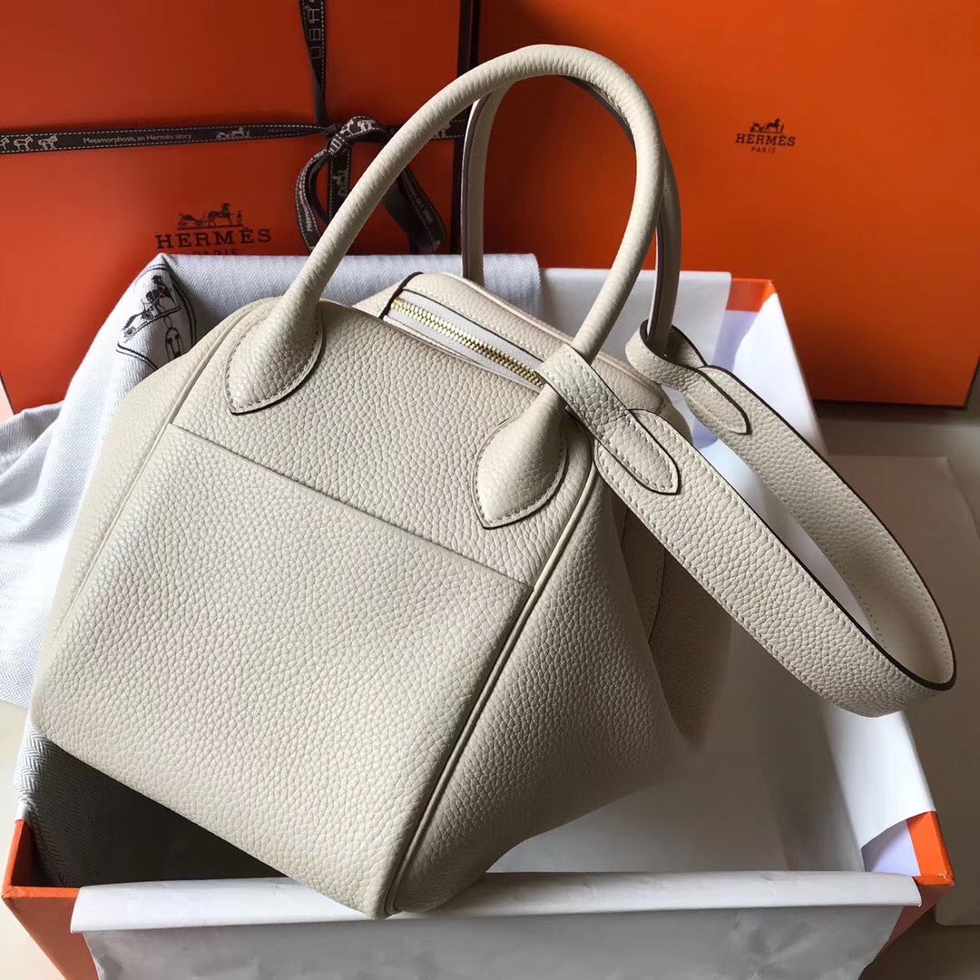 Hermes Lindy 30cm Bag In Beton Clemence Leather GHW - Image 4