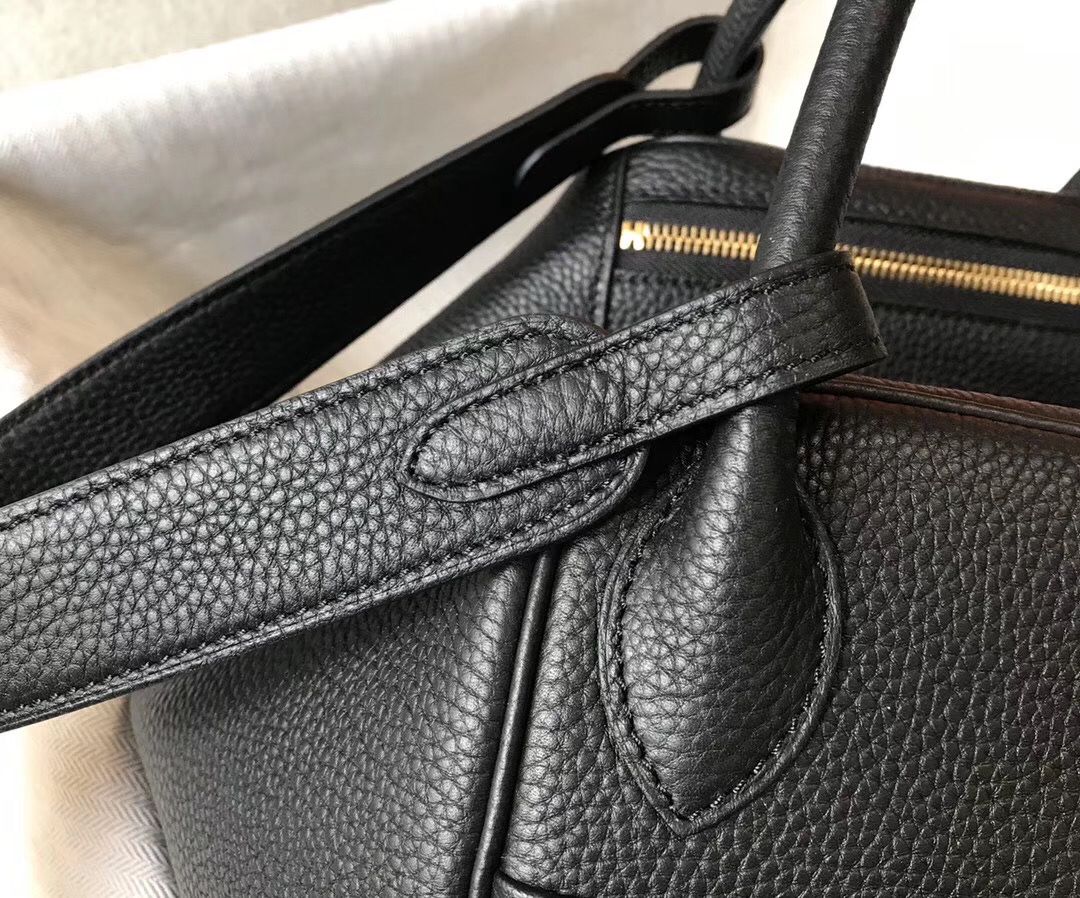Hermes Lindy 30cm Bag In Black Clemence Leather GHW - Image 5