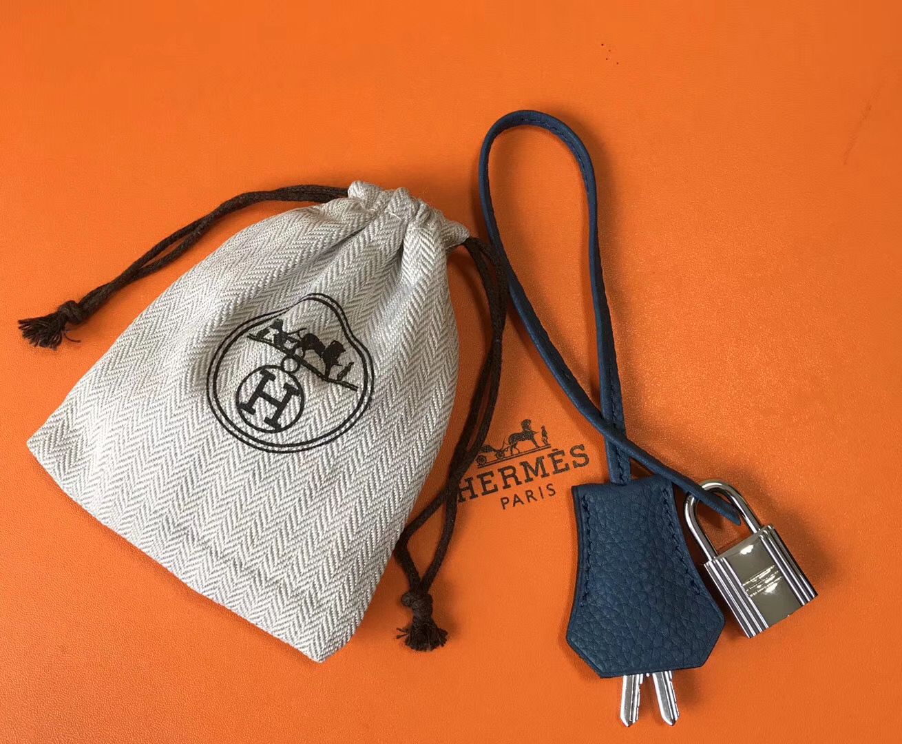 Hermes Picotin Lock 18 Bag In Blue Agate Clemence Leather - Image 9