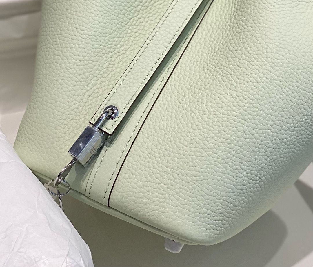 Hermes Picotin Lock 18 Bag In Vert Fizz Clemence Leather - Image 7
