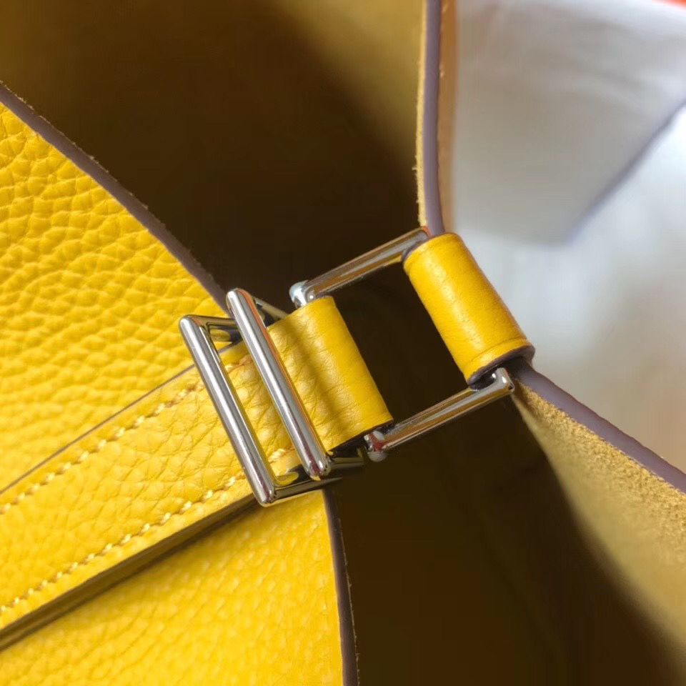 Hermes Picotin Lock 22 Bag In Yellow Clemence Leather - Image 7