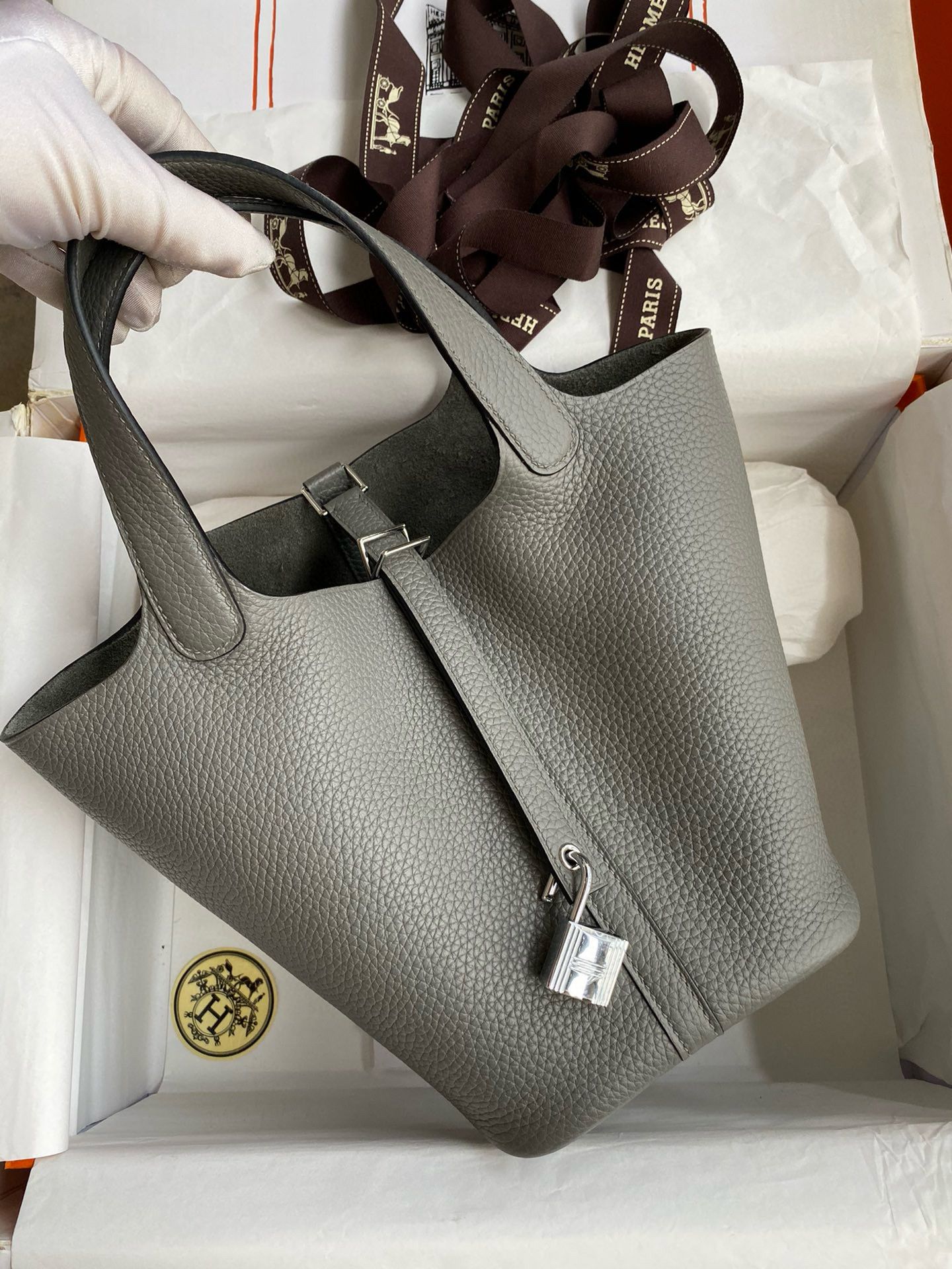 Hermes Picotin Lock 18 Handmade Bag in Gris Meyer Clemence Leather - Image 3