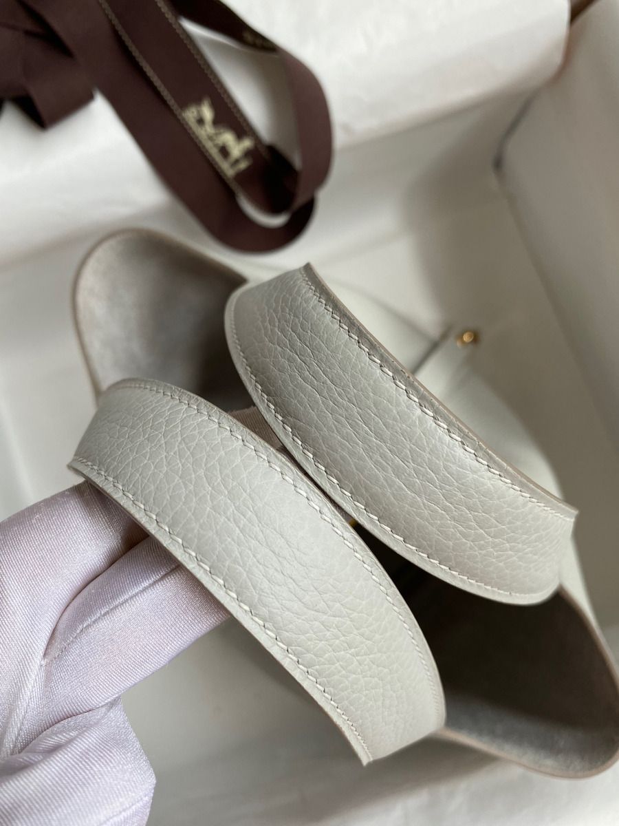 Hermes Picotin Lock 18 Handmade Bag in Pearl Grey Clemence Leather - Image 6