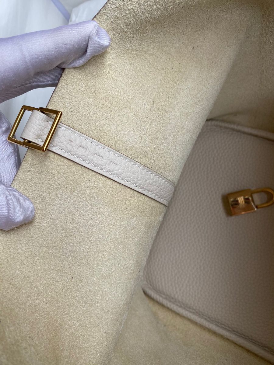 Hermes Picotin Lock 22 Handmade Bag in Craie Clemence Leather - Image 7