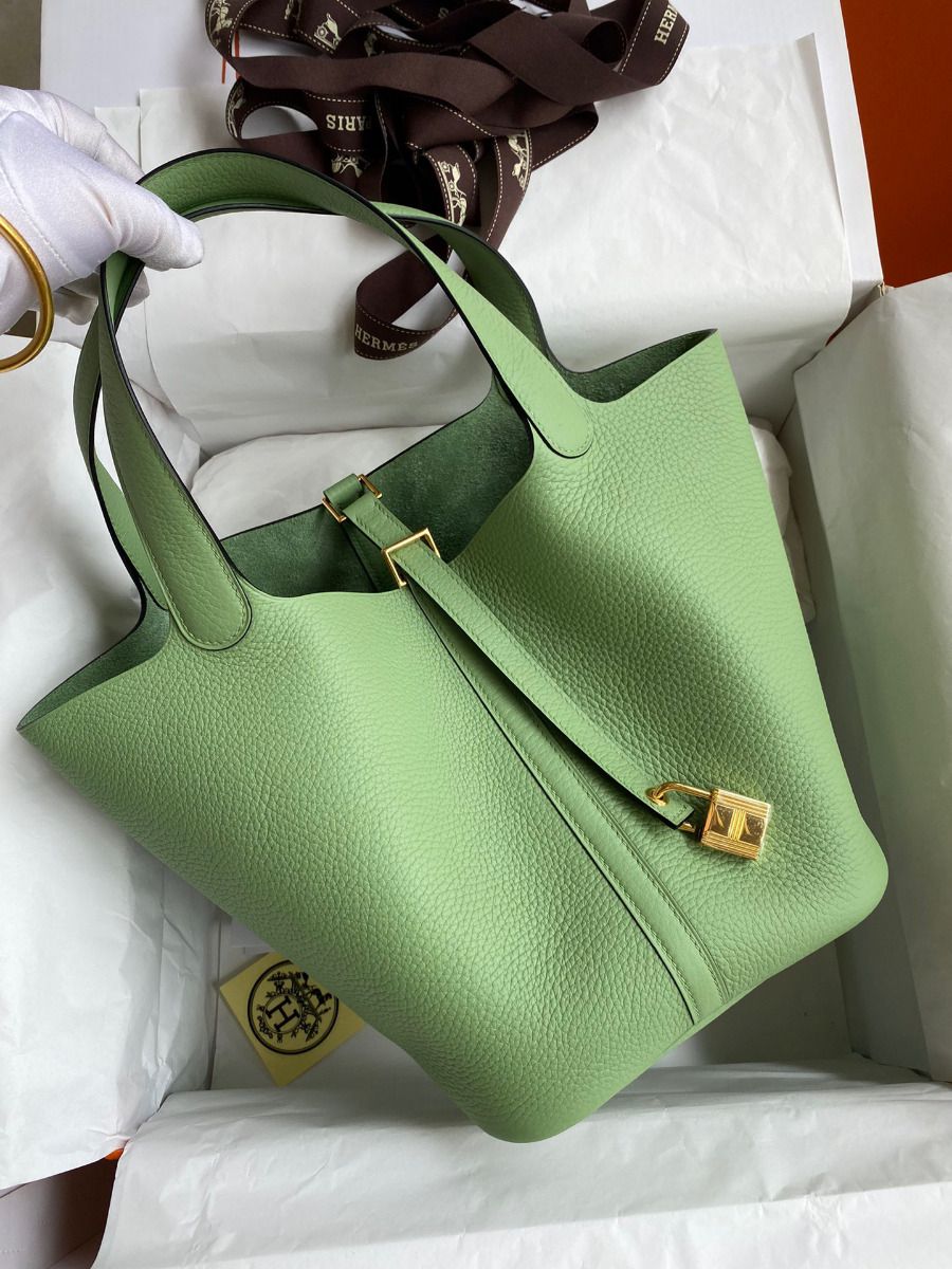 Hermes Picotin Lock 22 Handmade Bag in Vert Criquet Clemence Leather - Image 3