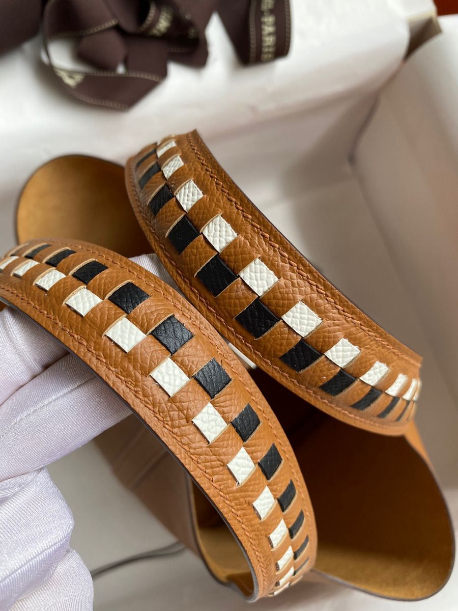 Hermes Picotin Lock 18 Tressage De Cuir Bag in Gold Epsom Calfskin - Image 6