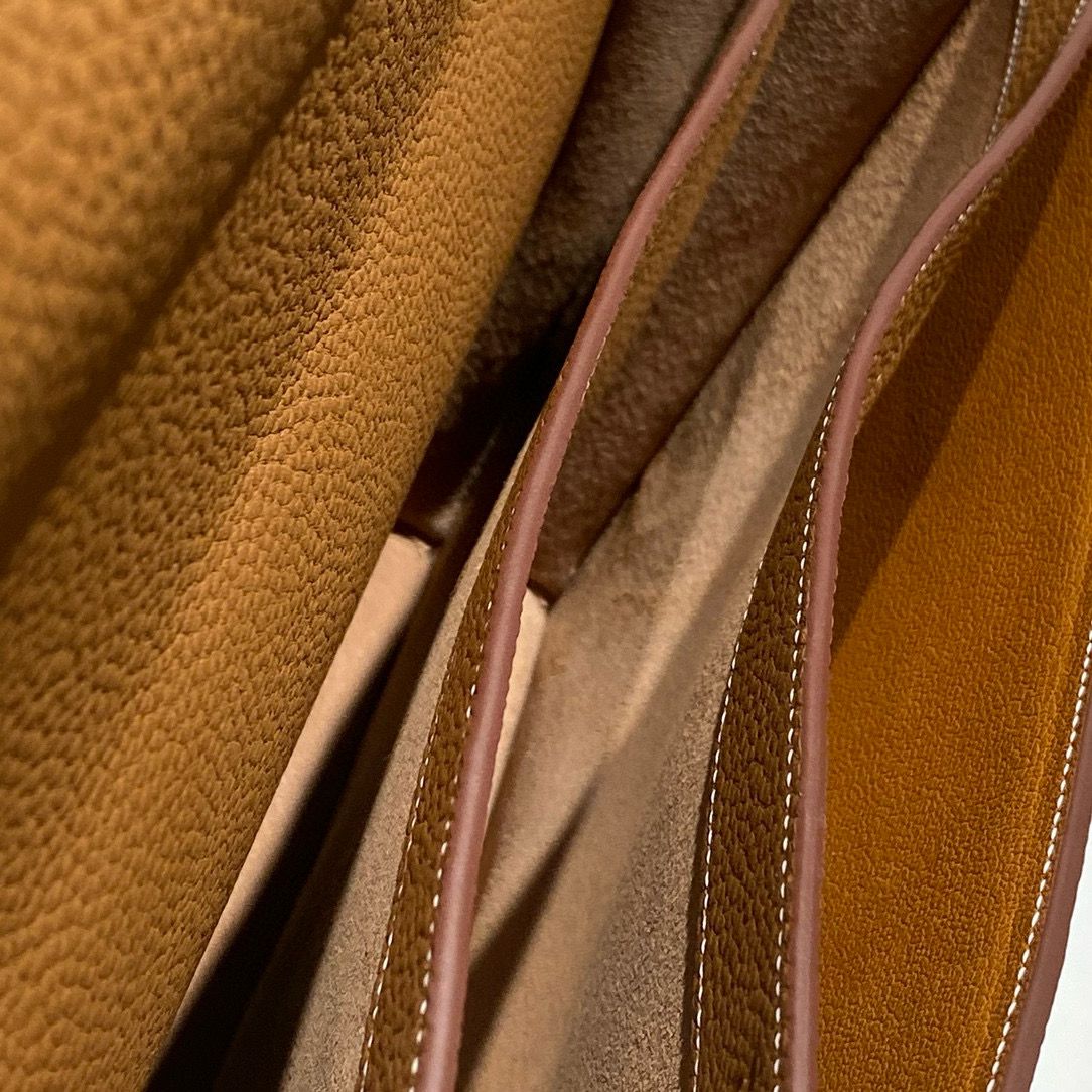 Hermes Sac a Depeches 38 Briefcase in Gold Clemence Leather - Image 9