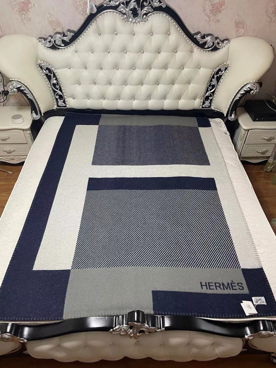 Hermes H Riviera Blanket in Marine Wool and Cashmere - Image 5