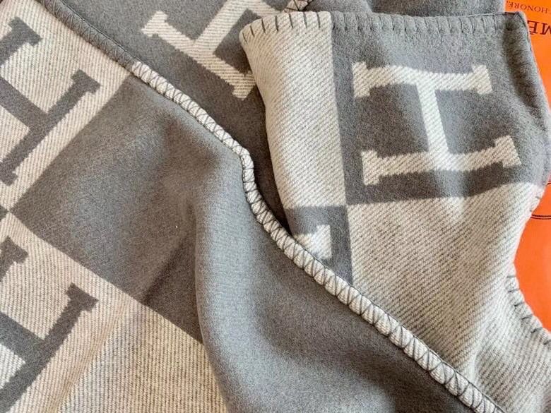 Hermes Grey Avalon Throw Blanket - Image 7