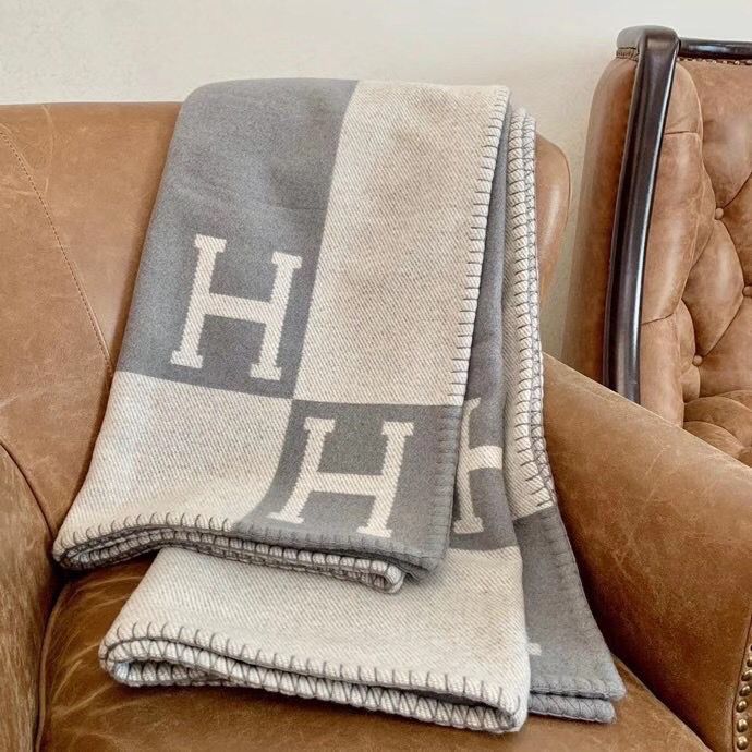 Hermes Grey Avalon Throw Blanket - Image 8