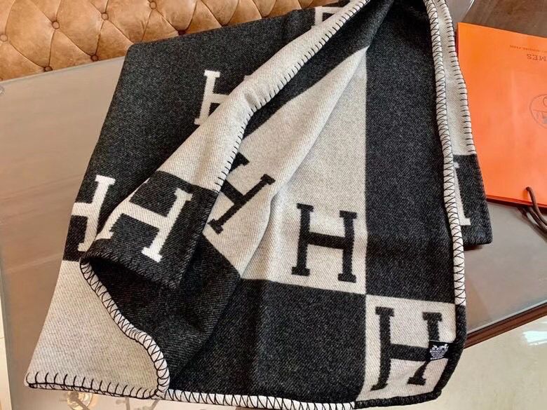 Hermes Black Avalon Throw Blanket - Image 7