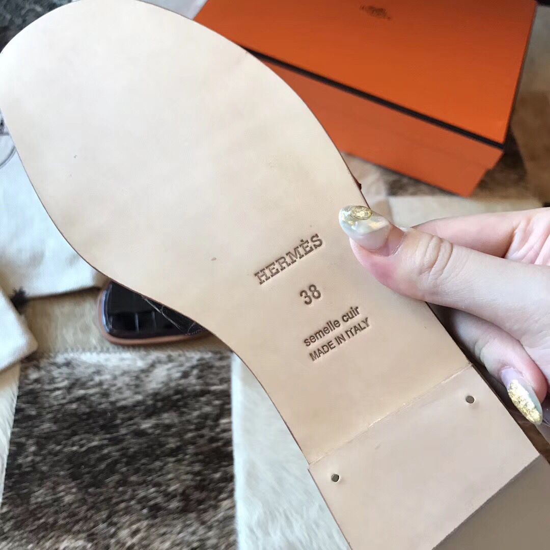 Hermes Oran Sandals In Pink Shiny Niloticus Crocodile - Image 7