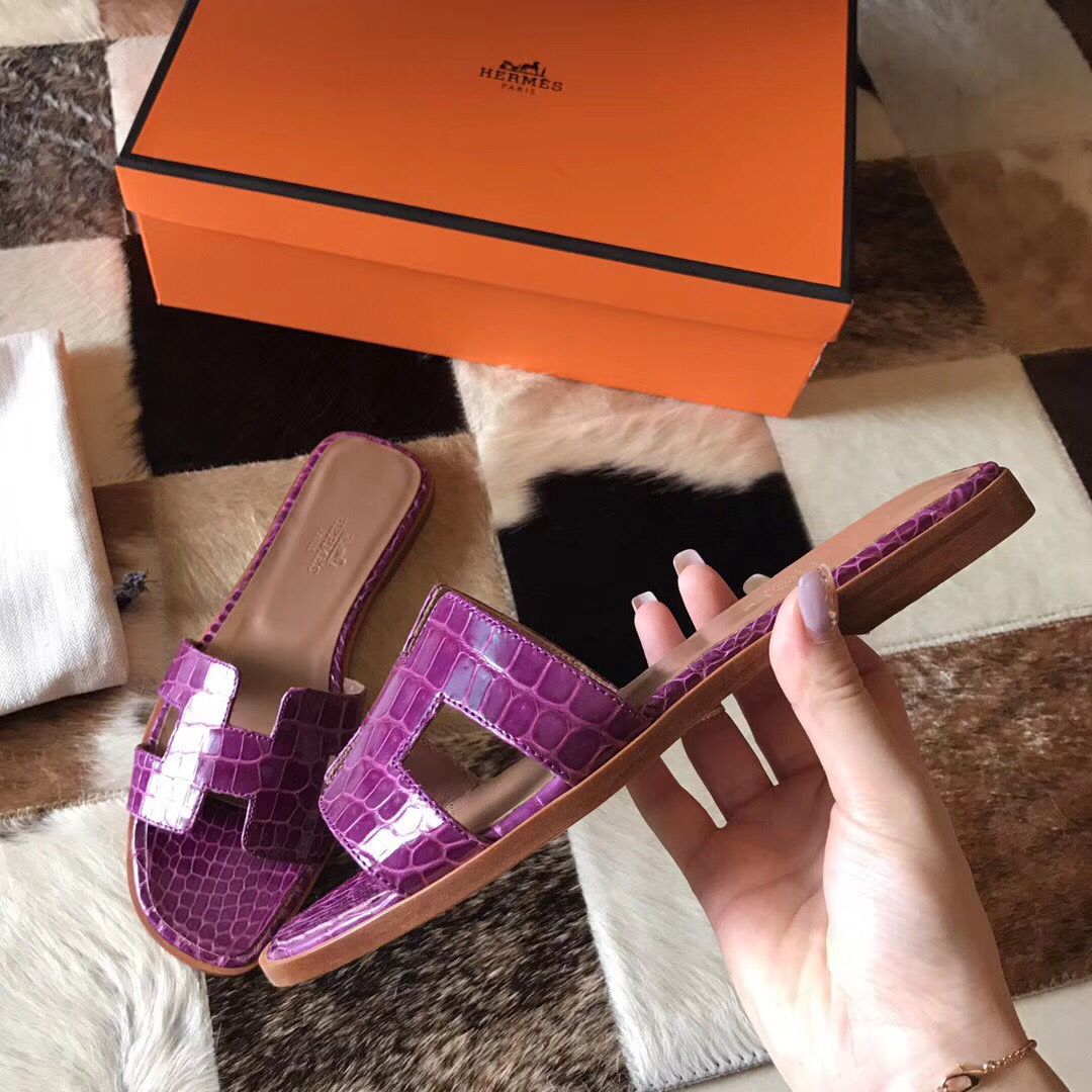 Hermes Oran Sandals In Purple Shiny Niloticus Crocodile - Image 3