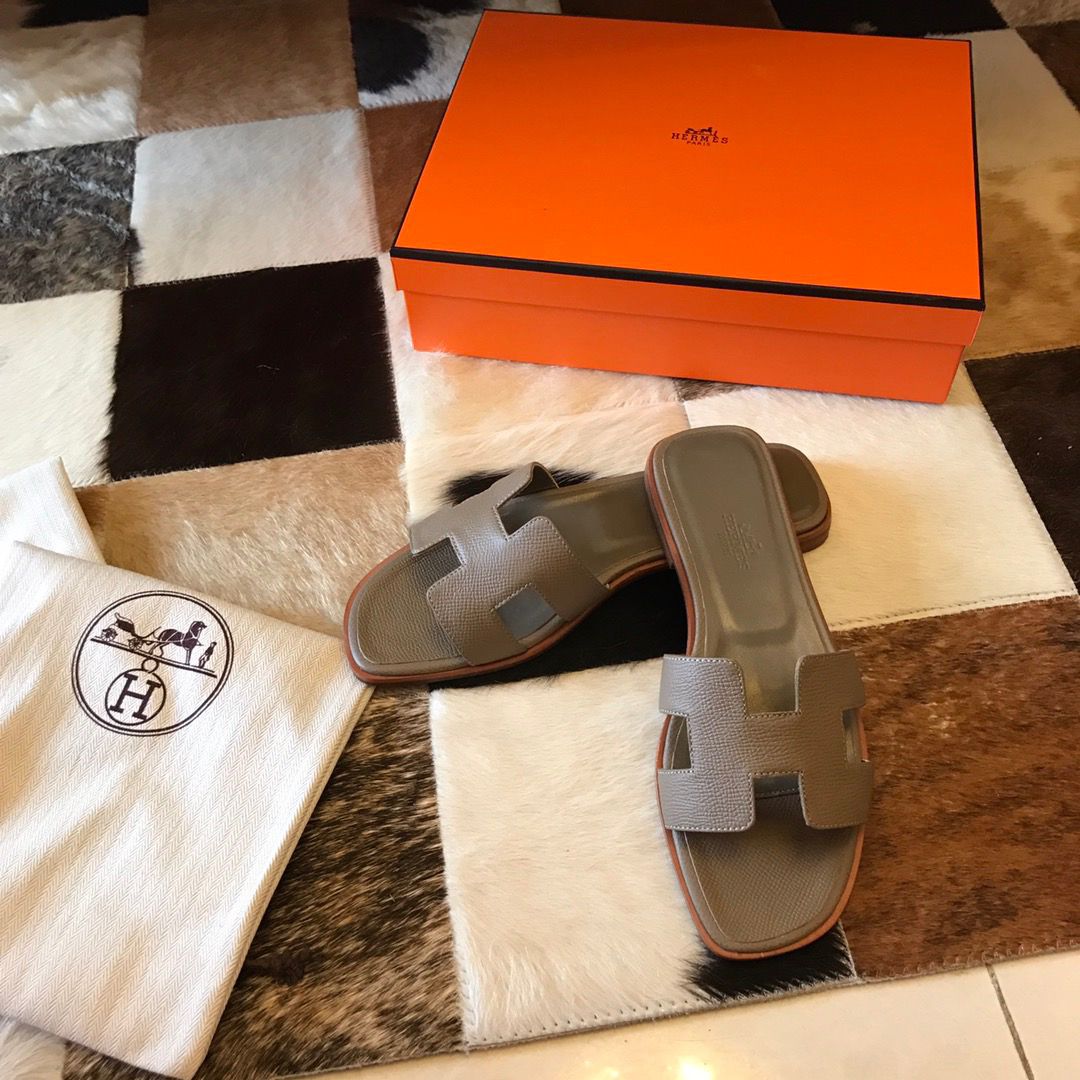 Hermes Oran Slide Sandals In Taupe Epsom Calfskin - Image 7