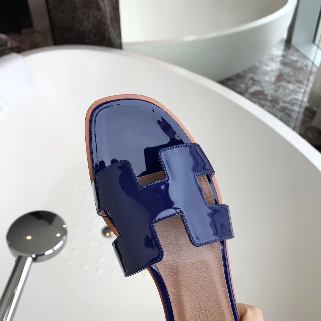 Hermes Oran Sandals In Blue Patent Leather - Image 7