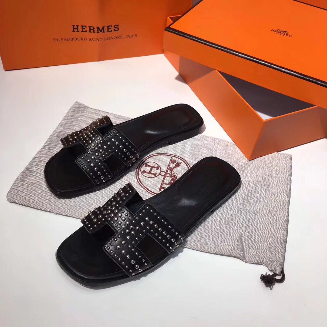 Hermes Oran Studs Sandals In Black Leather - Image 7