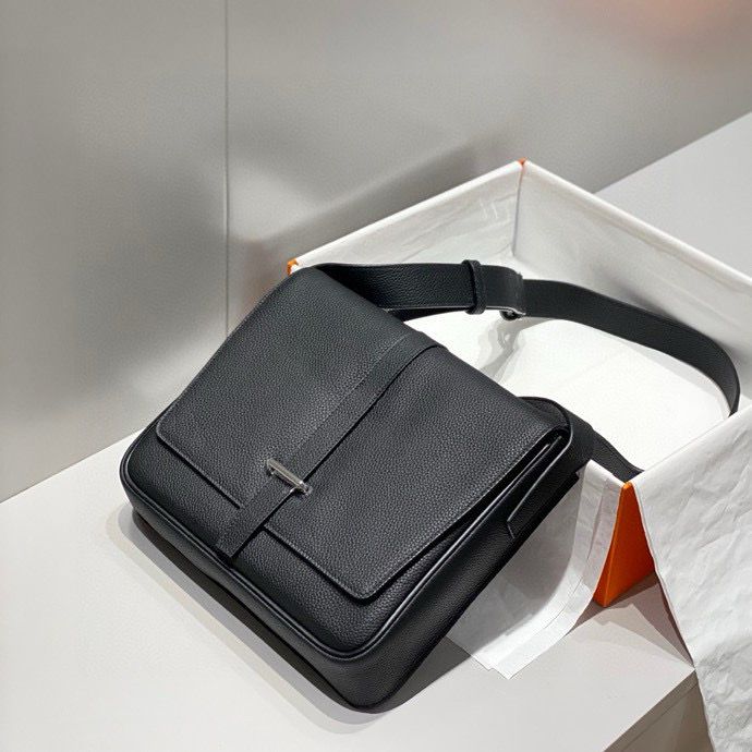 Hermes Steve Light Junior Messenger Bag in Black Clemence Leather - Image 4