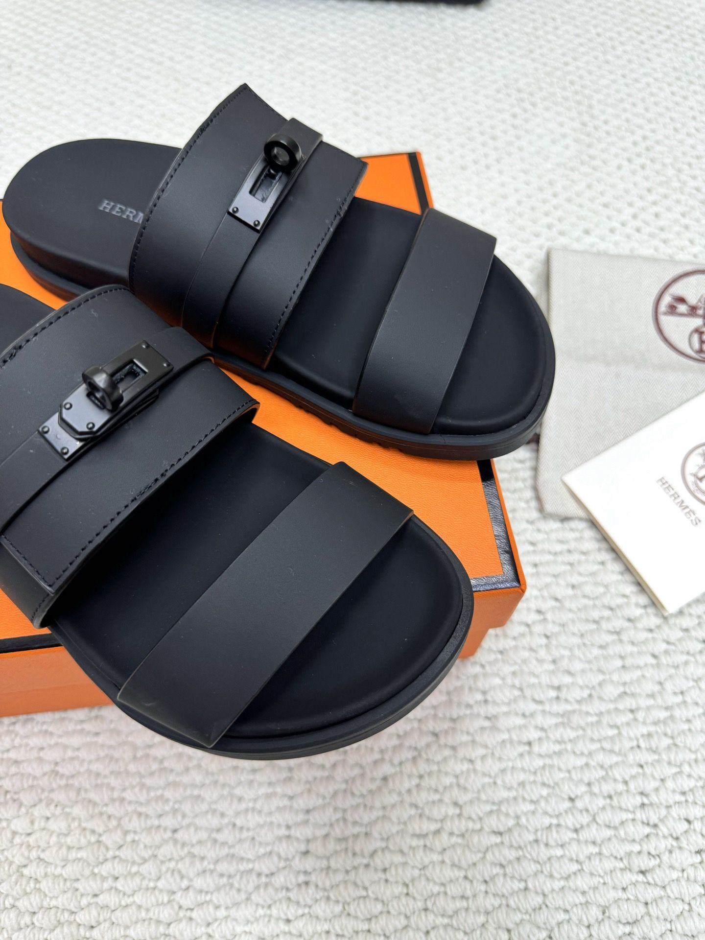 Hermes Men's Jackson Sandal in Black Calfskin - Image 9