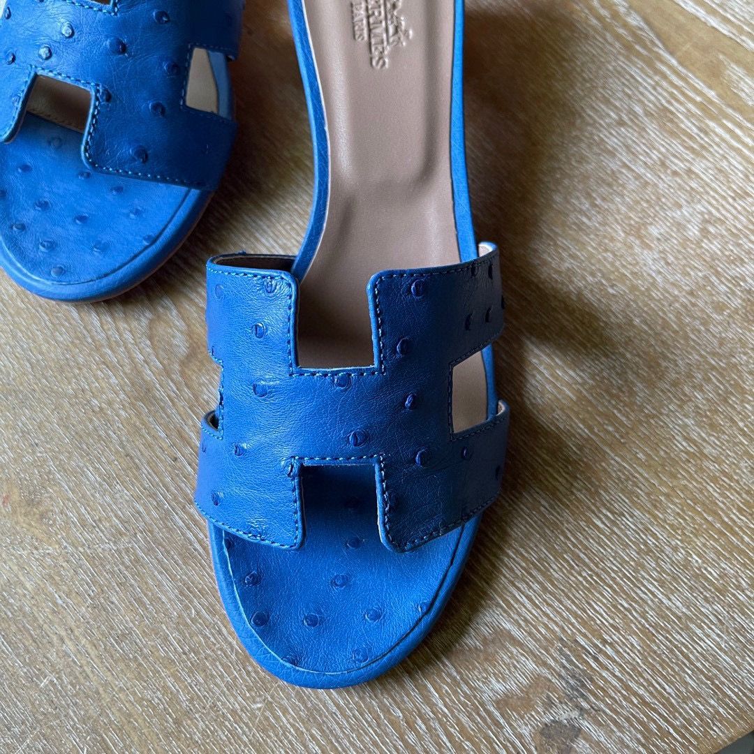 Hermes Oasis Sandals in Blue Hydra Ostrich Leather - Image 3