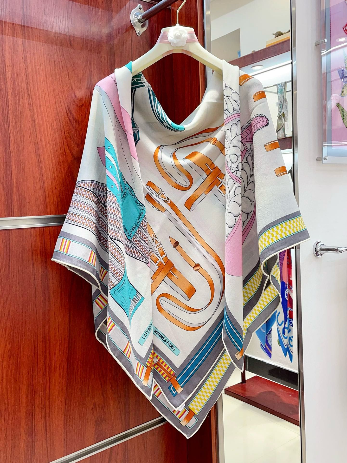 Hermes Gris Chine Lettres Equestres Shawl 140 - Image 5